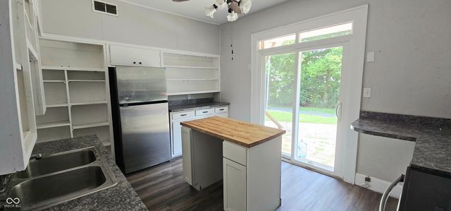 2630 W 200 S, Columbus, IN 47201