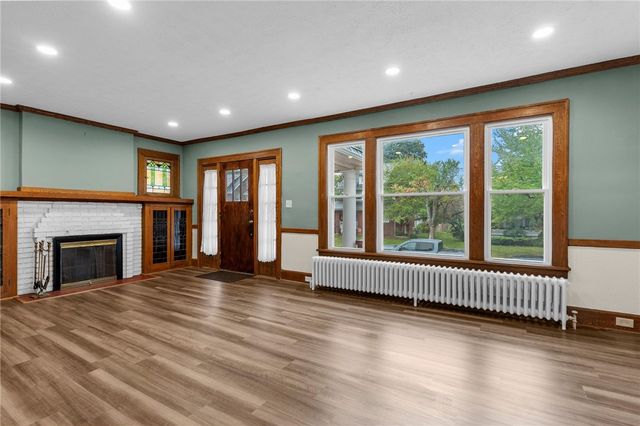 895 Alcoma St, Sharon, PA 16146