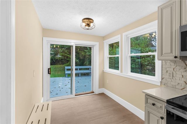 895 Alcoma St, Sharon, PA 16146