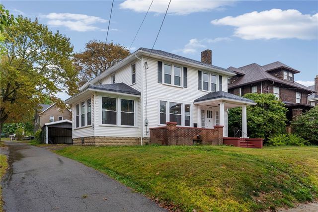 895 Alcoma St, Sharon, PA 16146