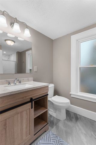 895 Alcoma St, Sharon, PA 16146