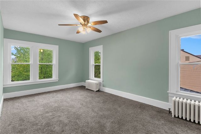 895 Alcoma St, Sharon, PA 16146