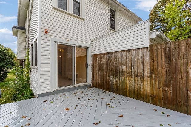 895 Alcoma St, Sharon, PA 16146