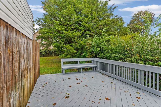 895 Alcoma St, Sharon, PA 16146