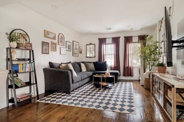 3 Conn St 3, Woburn, MA 01801