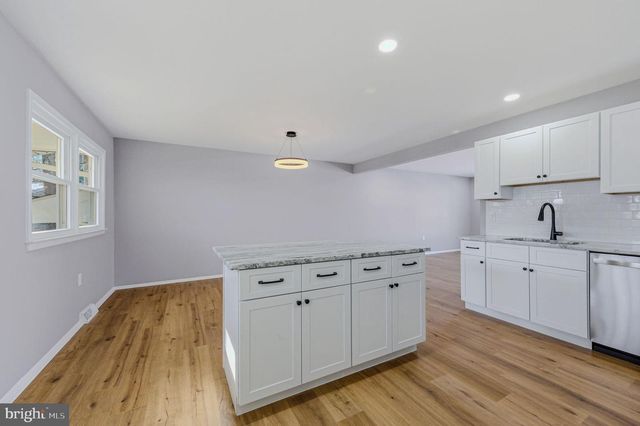 1302 STANFORD RD, Wilmington, DE 19803