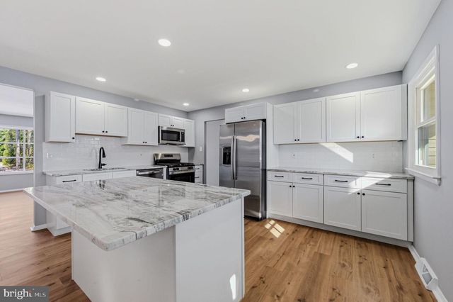 1302 STANFORD RD, Wilmington, DE 19803