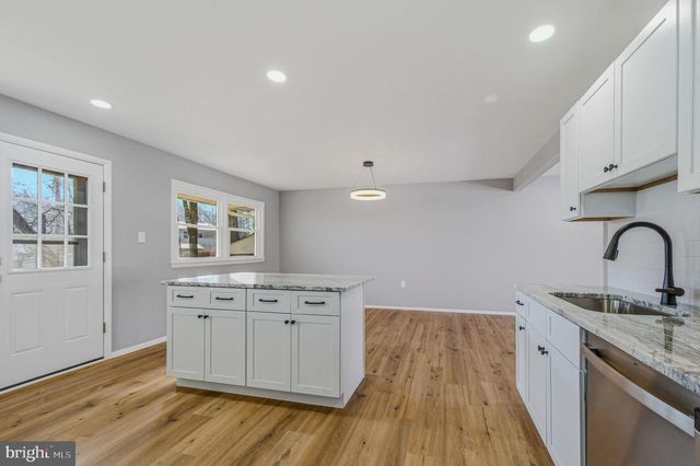 1302 STANFORD RD, Wilmington, DE 19803