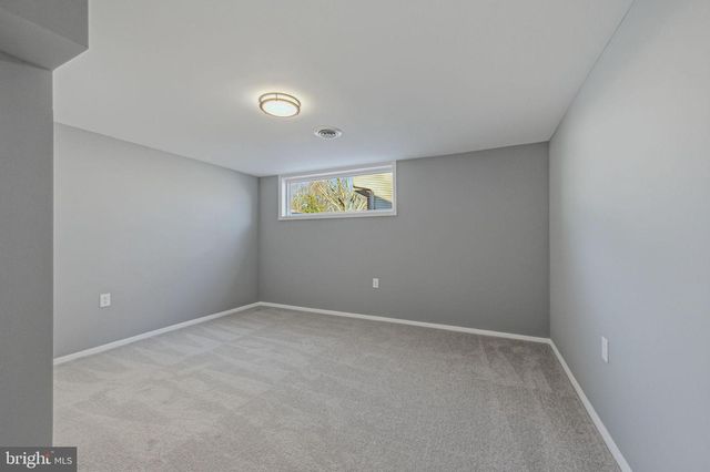 1302 STANFORD RD, Wilmington, DE 19803