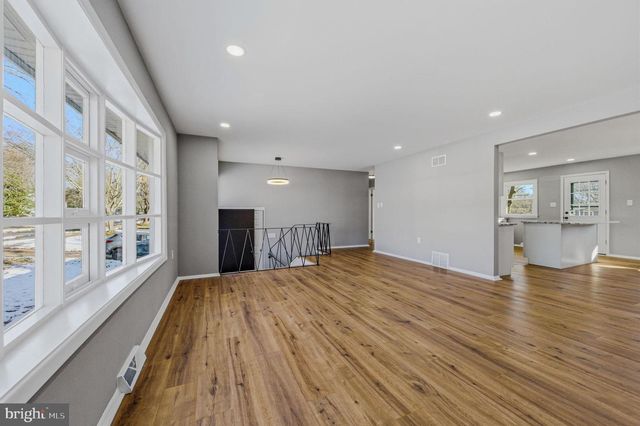 1302 STANFORD RD, Wilmington, DE 19803