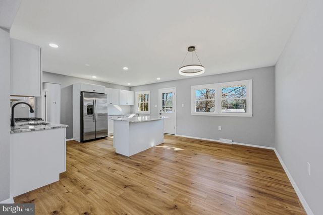 1302 STANFORD RD, Wilmington, DE 19803