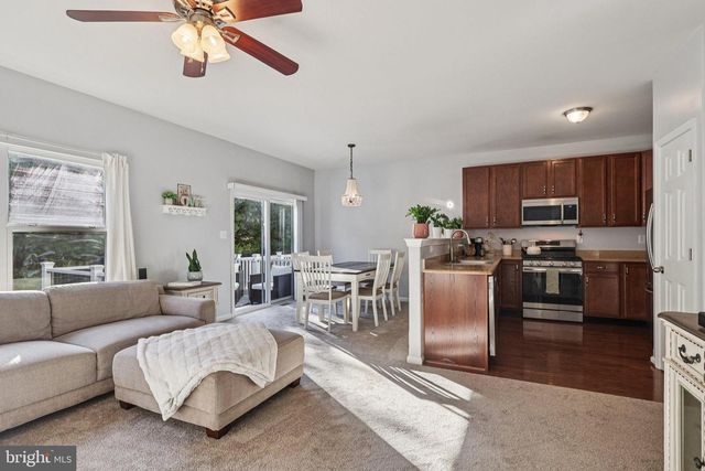 1055 KING WAY, Breinigsville, PA 18031