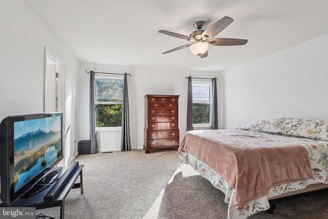 1055 KING WAY, Breinigsville, PA 18031