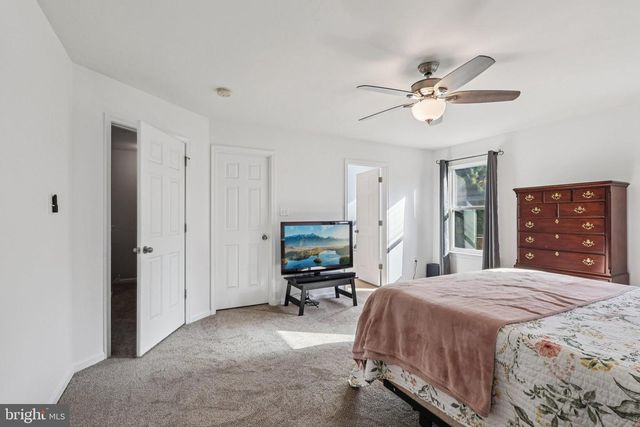 1055 KING WAY, Breinigsville, PA 18031