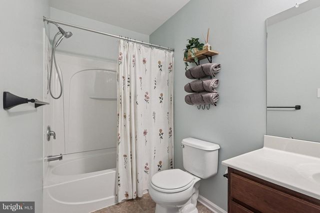 1055 KING WAY, Breinigsville, PA 18031