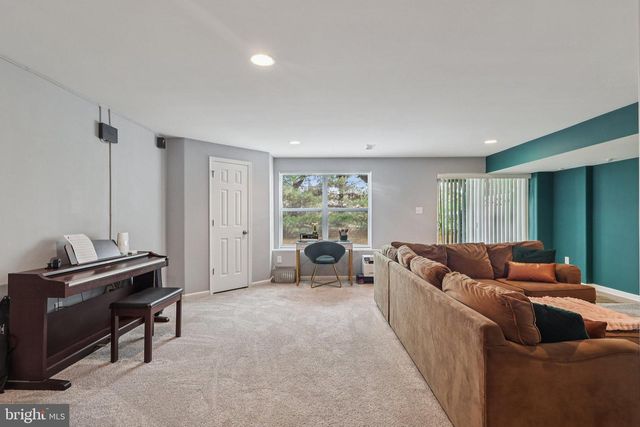 1055 KING WAY, Breinigsville, PA 18031