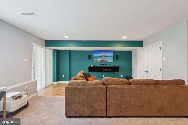 1055 KING WAY, Breinigsville, PA 18031