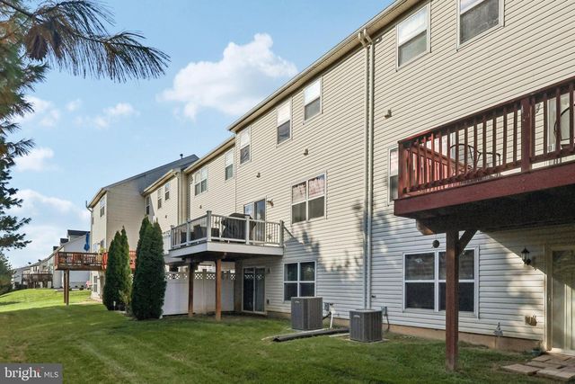 1055 KING WAY, Breinigsville, PA 18031