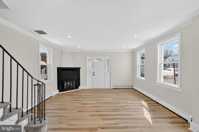 129 S KEYSTONE AVE, Upper Darby, PA 19082