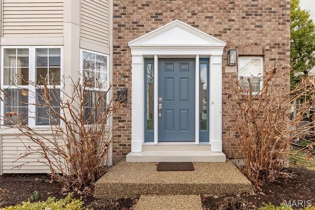 971 Barnard College Lane, St Louis, MO 63130