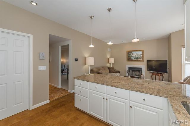 971 Barnard College Lane, St Louis, MO 63130