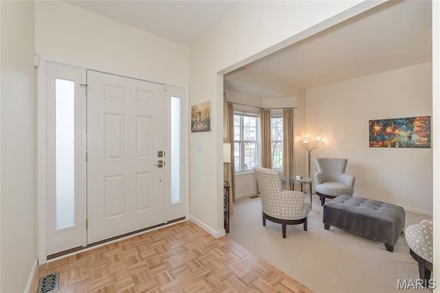 971 Barnard College Lane, St Louis, MO 63130