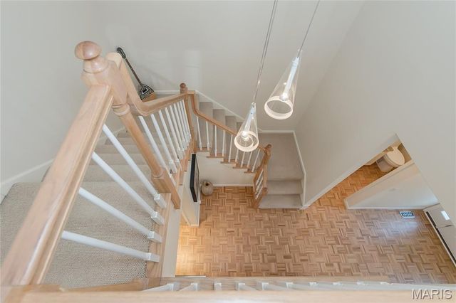 971 Barnard College Lane, St Louis, MO 63130