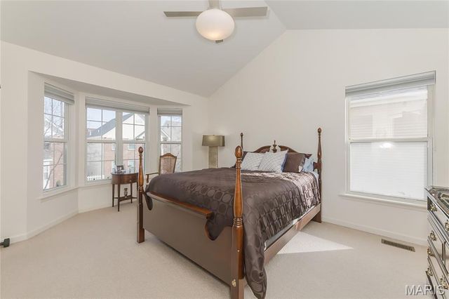 971 Barnard College Lane, St Louis, MO 63130