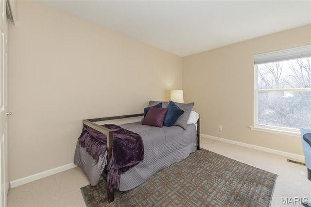 971 Barnard College Lane, St Louis, MO 63130