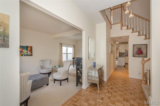 971 Barnard College Lane, St Louis, MO 63130