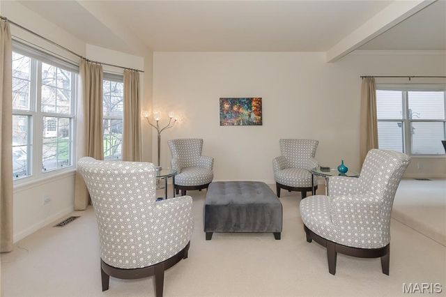 971 Barnard College Lane, St Louis, MO 63130