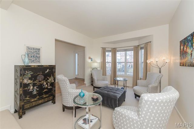 971 Barnard College Lane, St Louis, MO 63130