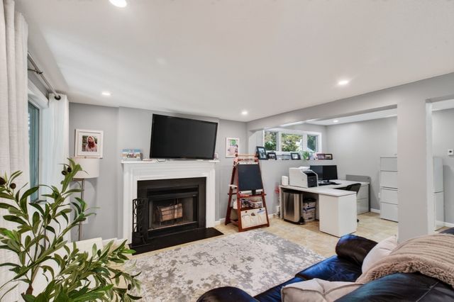 1200 Salem Street 119, Lynnfield, MA 01940