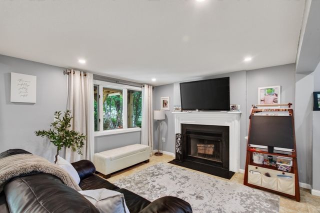 1200 Salem Street 119, Lynnfield, MA 01940