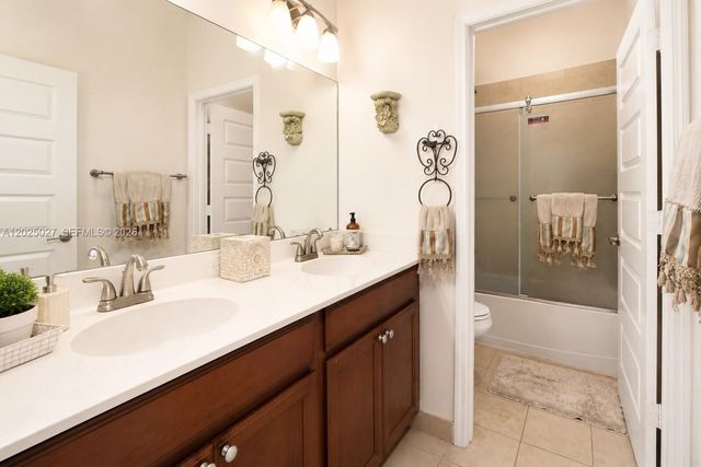 19220 NE 9th Place, Miami, FL 33179