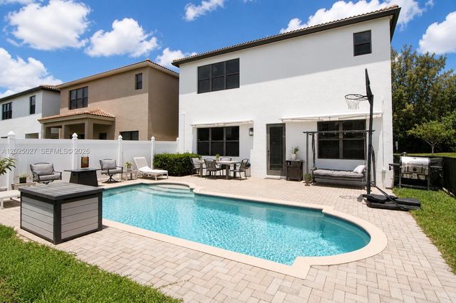 19220 NE 9th Place, Miami, FL 33179