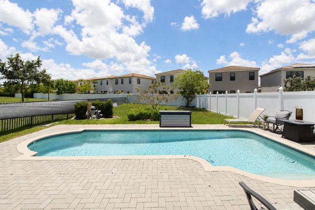 19220 NE 9th Place, Miami, FL 33179