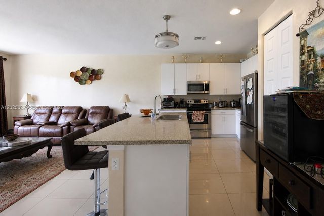 19220 NE 9th Place, Miami, FL 33179