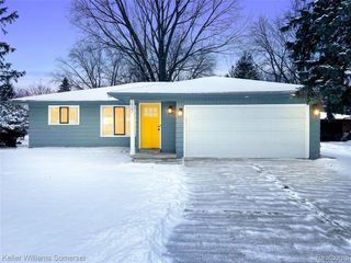 1907 Kirkton Drive, Troy, MI 48083