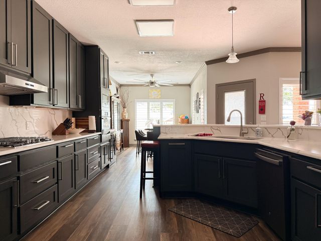 20274 County Road 376, Marquez, TX 77865