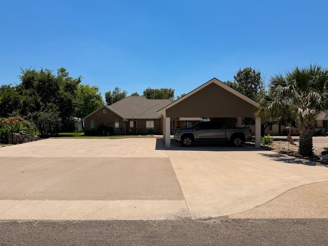 20274 County Road 376, Marquez, TX 77865