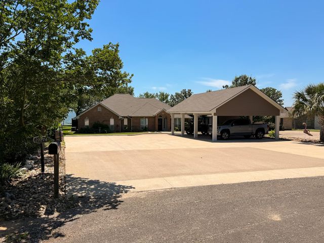 20274 County Road 376, Marquez, TX 77865