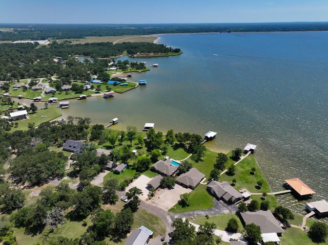 20274 County Road 376, Marquez, TX 77865