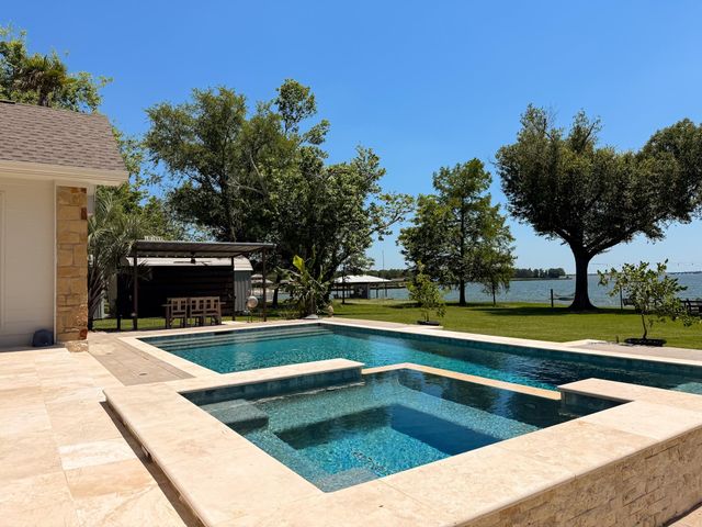 20274 County Road 376, Marquez, TX 77865