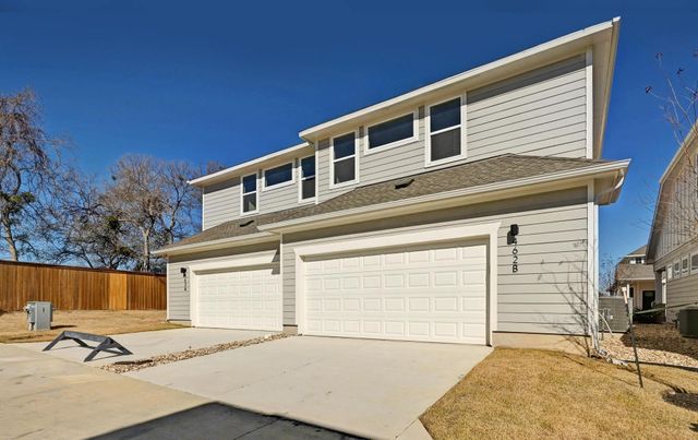 462 Orleanian DR B, Buda, TX 78610