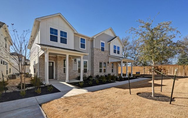 462 Orleanian DR B, Buda, TX 78610