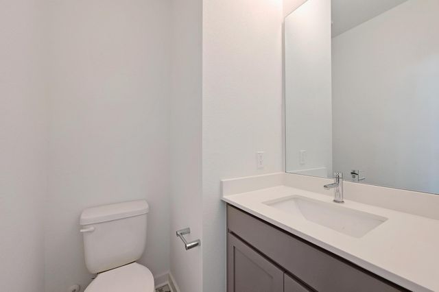 462 Orleanian DR B, Buda, TX 78610