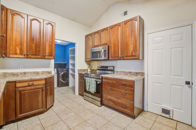 11 Stutz Court, Charleston, SC 29414