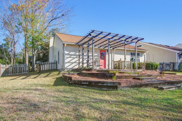 11 Stutz Court, Charleston, SC 29414