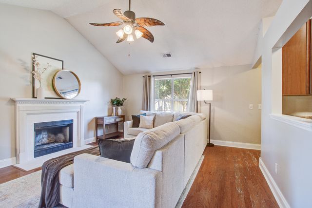 11 Stutz Court, Charleston, SC 29414